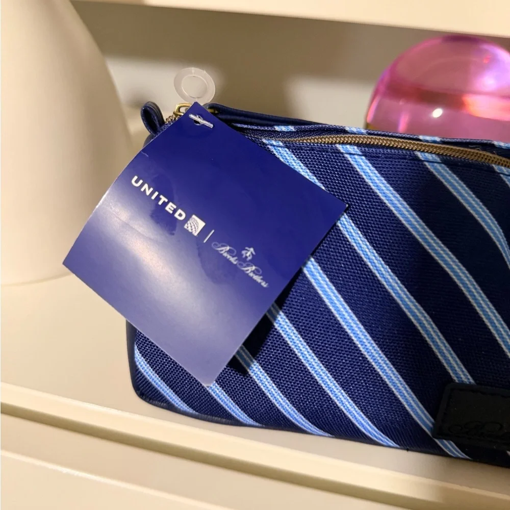 BROOKS BROTHERS/United Airlines Business Class Amenity Kit - Blue- New